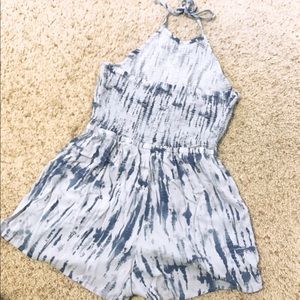 NWOT TIE-DIE HALTER ROMPER